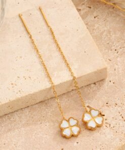 Alternative view of White Roman 4leaf Flower Shining 22karet Gold Plated Earring