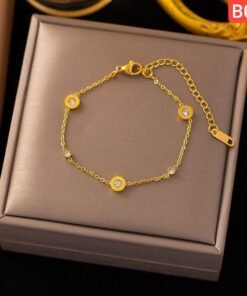 Roman Three Diamond Bracelet B04 - Image 4